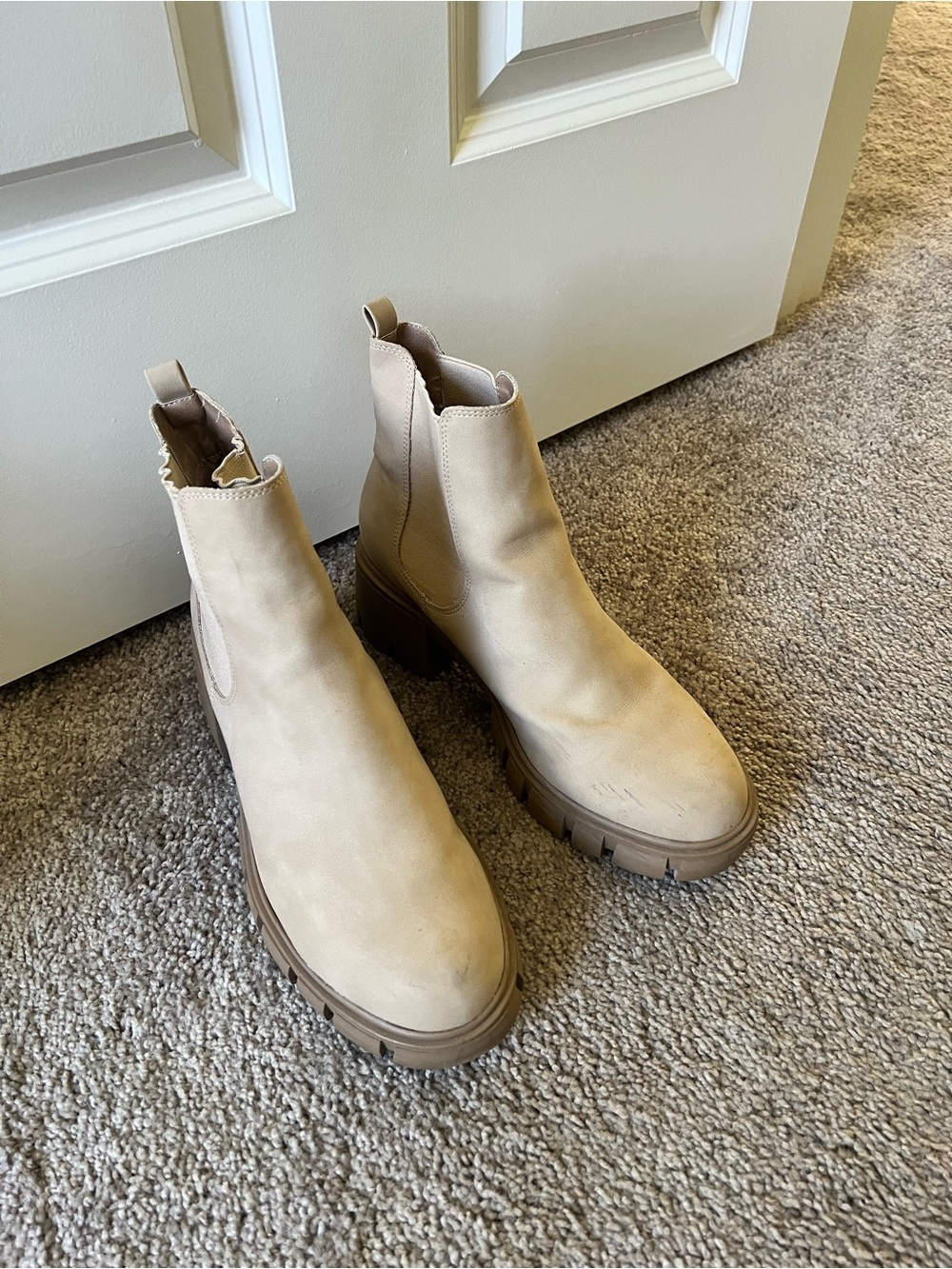 Madden Girl Beige Chunky Chelsea Boots for Women - Neutral Ankle Boot